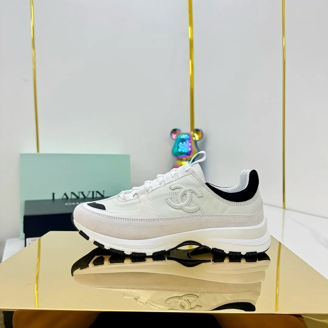 👟👟Ex-factory price 600👟👟High quality! ! ! CHANEL Chanel 25A latest thick-soled casual sports shoes. The counter is synchronized. The counter is very popular. It is a shoe that is very difficult to buy. The most popular thick-soled casual shoes on the Internet. As you can imagine, the most popular thick-soled casual shoes can not be missed. It has both good looks and comfort. Simple and versatile. The thick sole increases the height and is super versatile. Whoever wears it will look better. Upper: cowhide stitching. Lining: breathable mesh. Outsole: TPU original outsole. Size: 35-41 👉